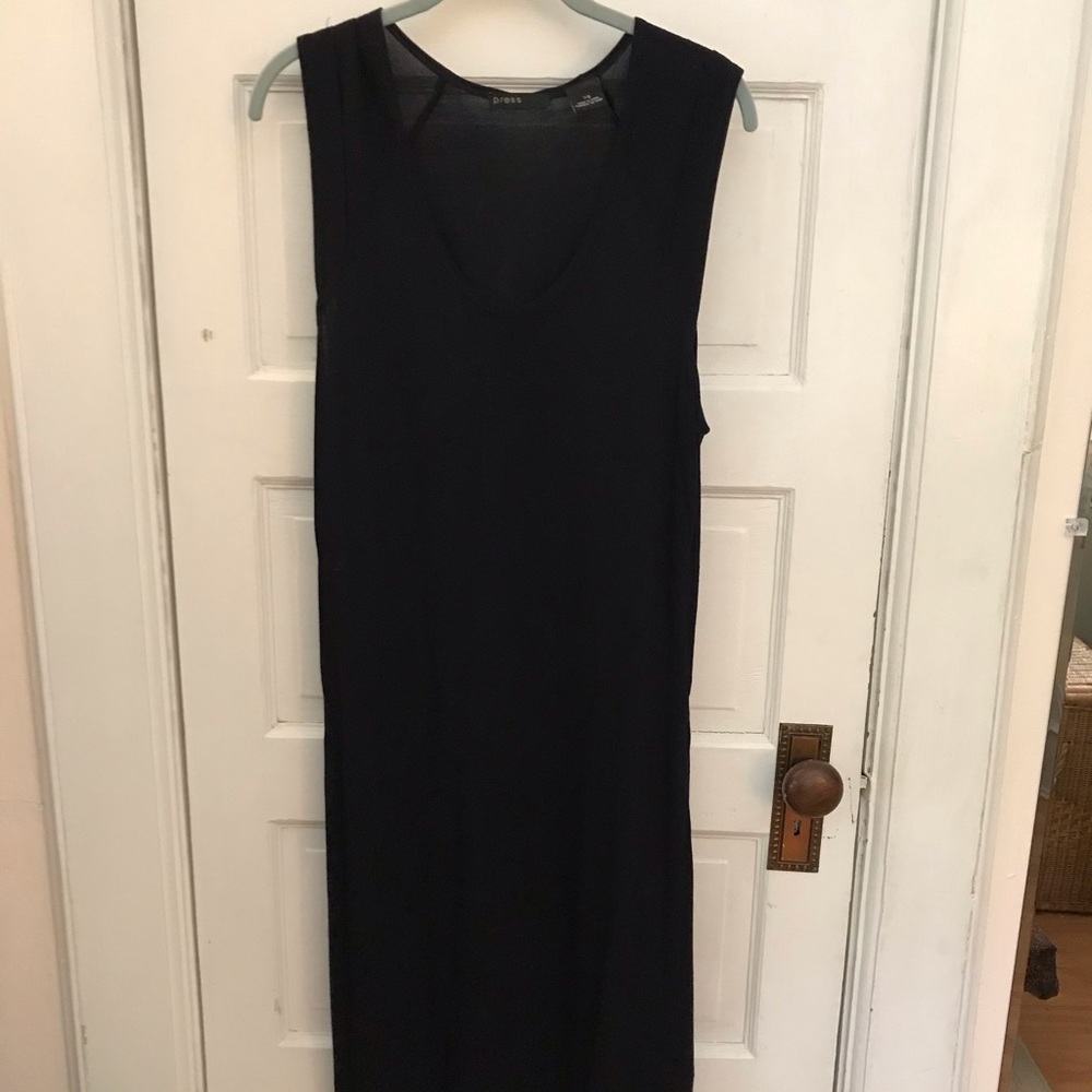 Press black viscose sheath-NWOT
